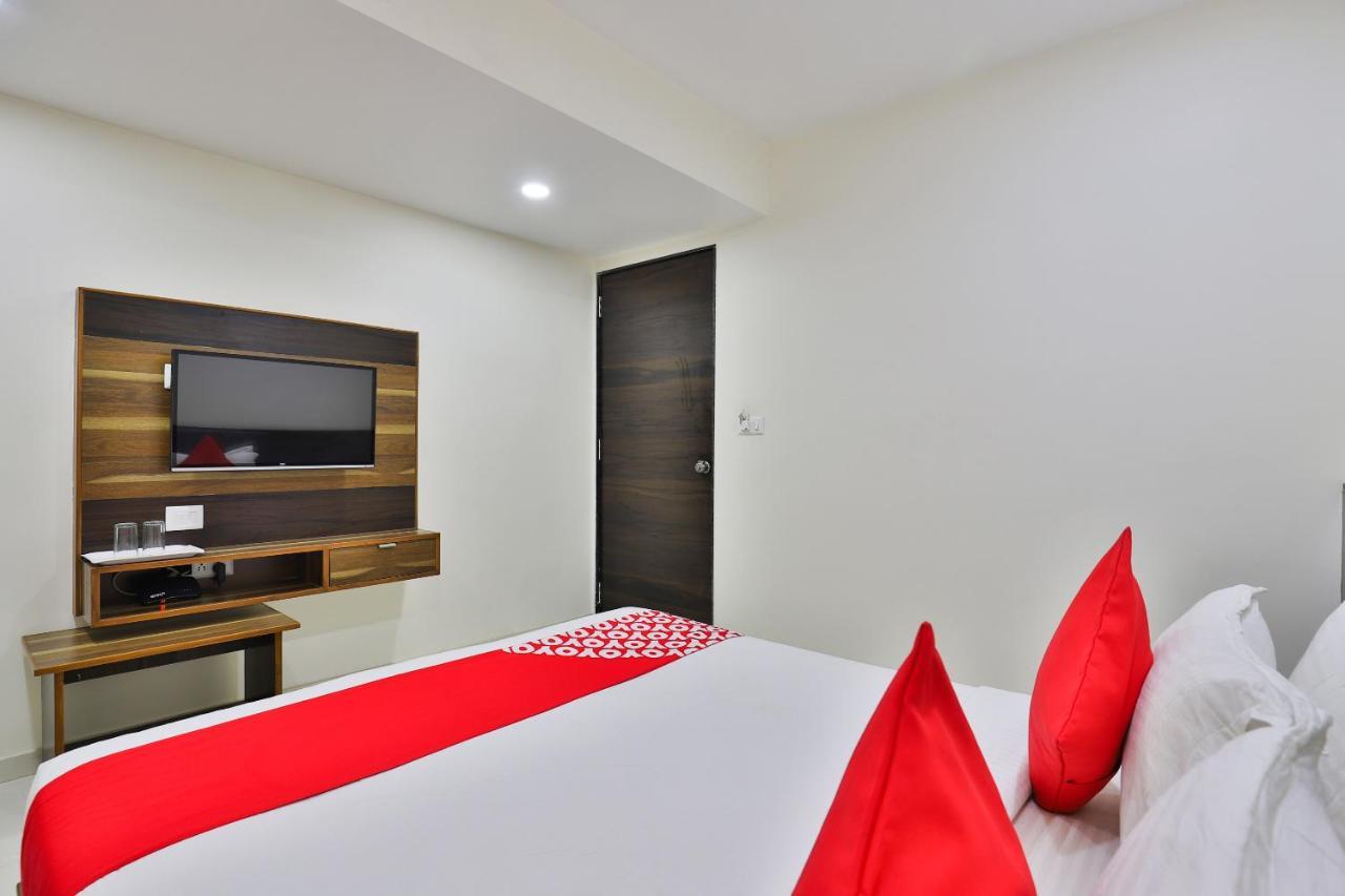 Oyo 25009 Hotel Crystal Ahmedabad Exterior photo
